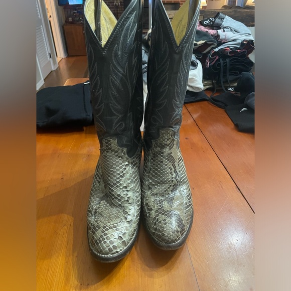 Pair of snakeskin Justin Men’s western boots 8D - Picture 8 of 8
